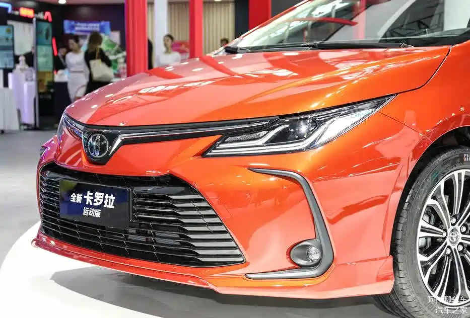 丰田卡罗拉起售价11.98万,造型带有运动风格,前脸设计夸张