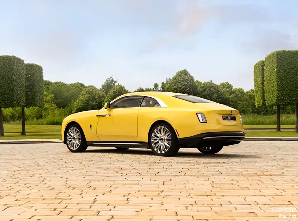 劳斯莱斯电动车,车长5453mm,双门四座布局,585马力,加速4.5s