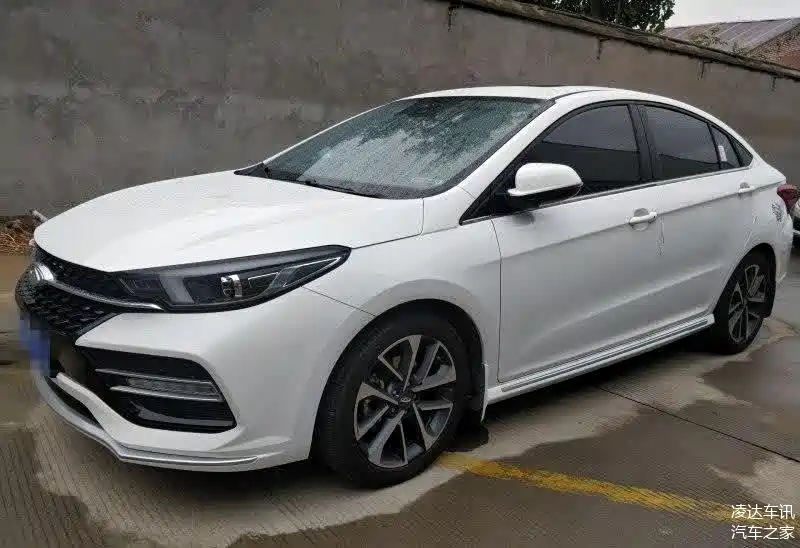 10万买了奇瑞艾瑞泽gx,用车1500公里后,车主:1.5t油耗7.5个