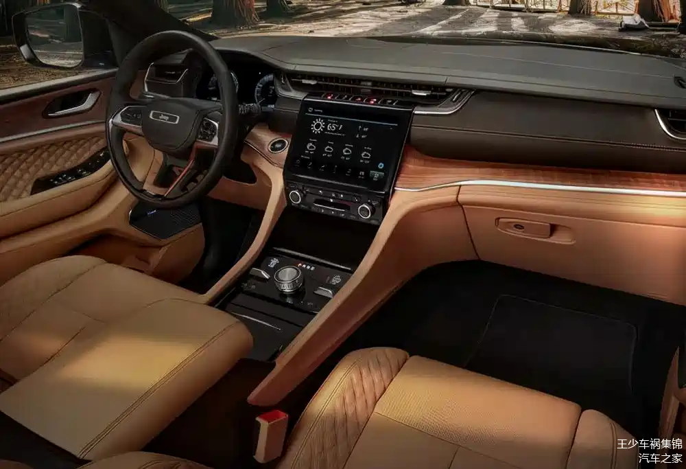 jeep大切诺基l车长超过5.2米,车内增加六座布局