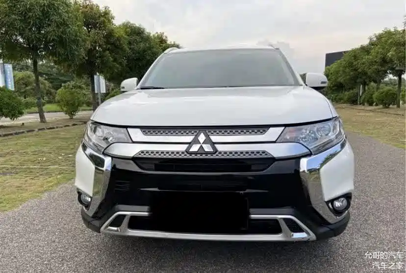 68万喜提三菱欧蓝德,百公里油耗6.5升,这价格买得不算贵吧