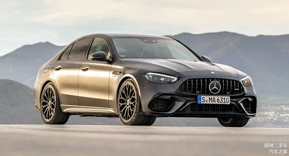 amg c 63最大的竞争对手是宝马m3,后者的起售价为76,995美元,约合人民