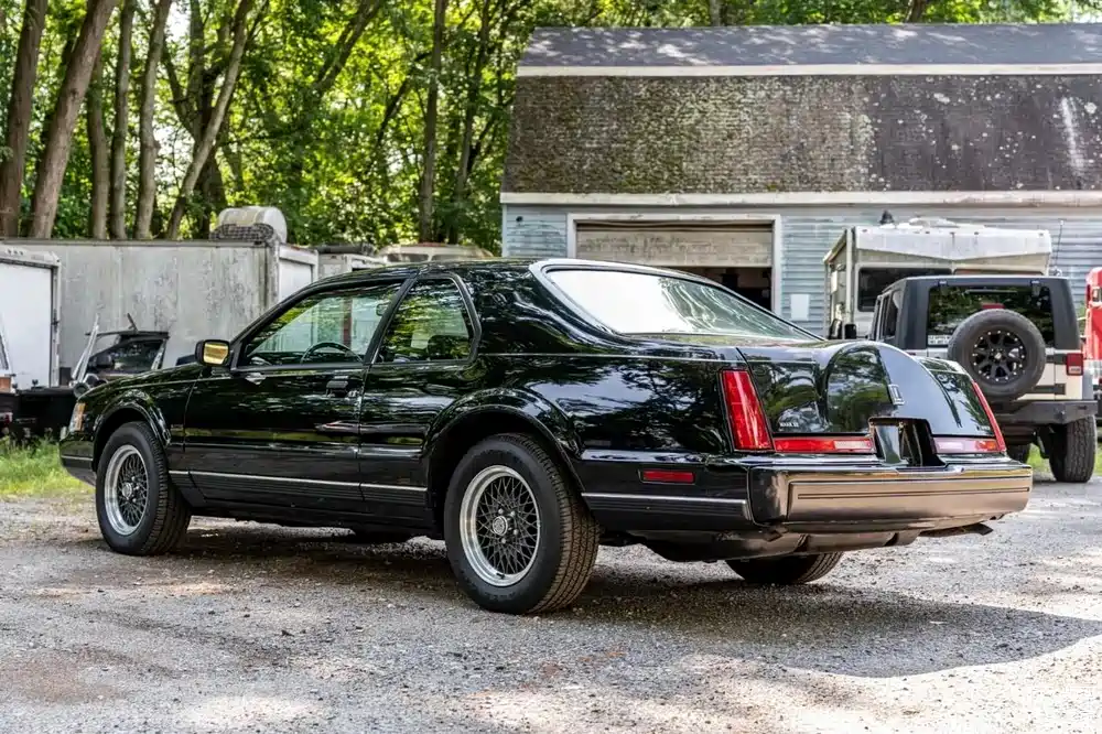 1992年的林肯大陆markvii豪华跑车使用32年后竟然没人要