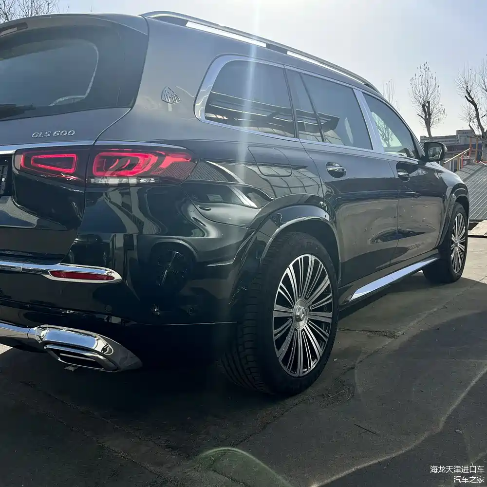 23款奔驰迈巴赫gls600 绿金/玛奇朵 报价 248万谈