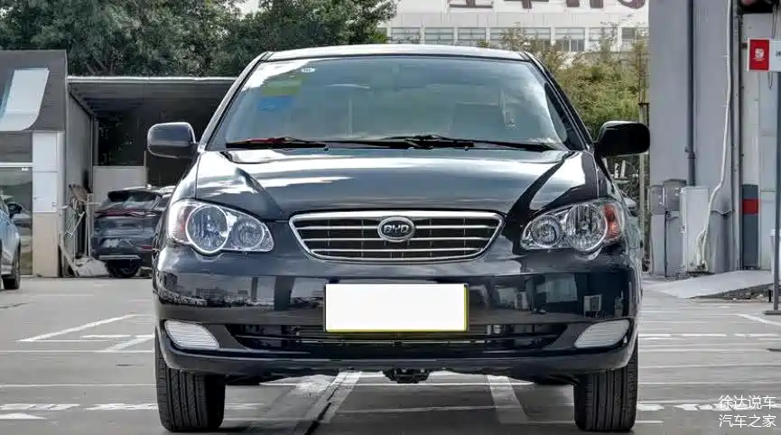 49万!体验比亚迪f3:老当益壮,油耗5.9l,空间挺宽敞