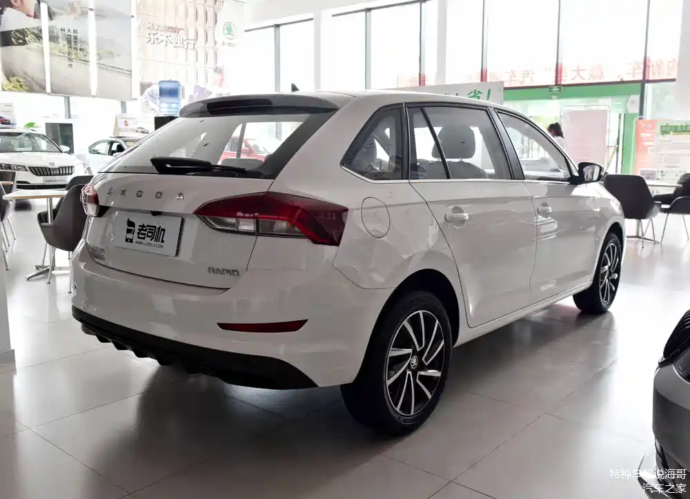 空间不输三厢车,油耗低,价格实惠,实拍斯柯达昕动