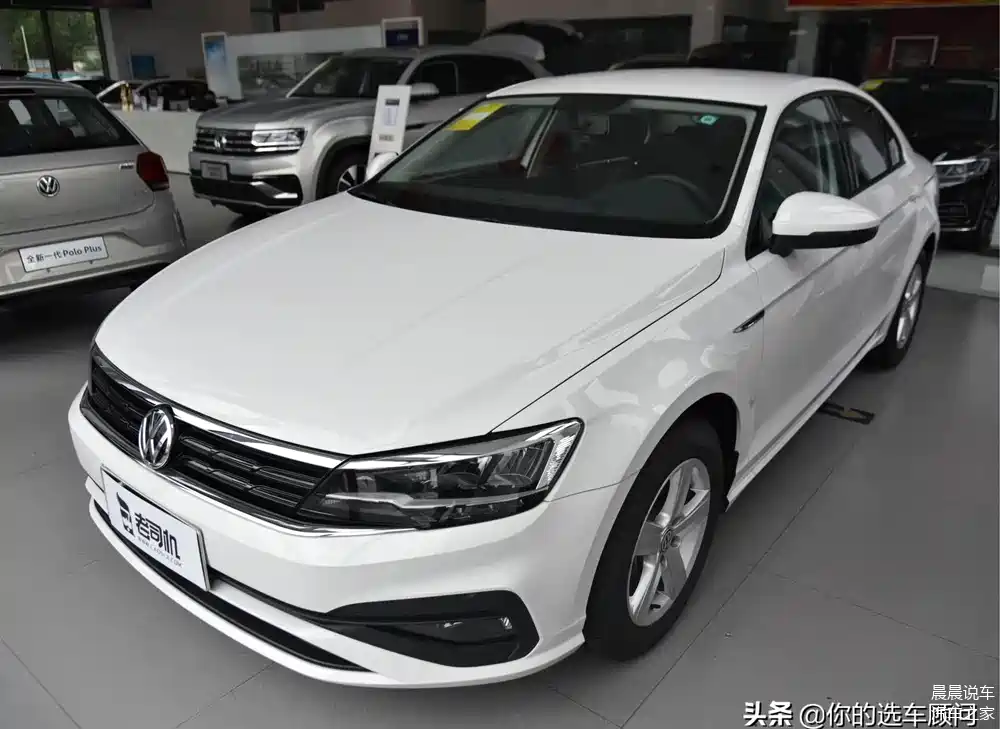 不到15万的轿跑,定位比速腾更高端的大众车,实拍大众凌渡