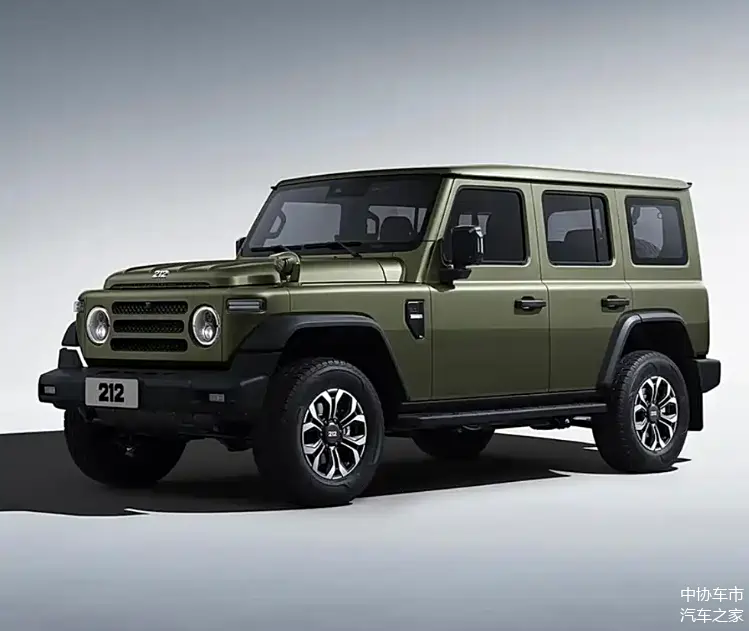 这款车型不仅继承了212车系的经典元素,更在外观与内饰上进行了全面