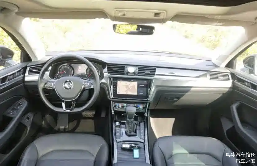 不惑之年入手大众辉昂,简约的造型下隐藏着强大的气场,百看不厌