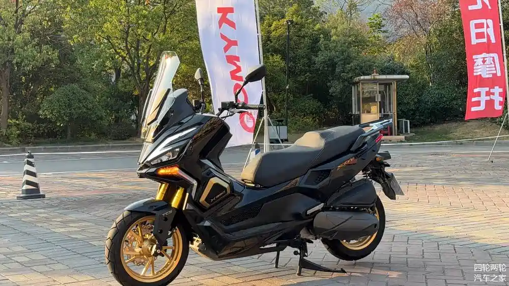 光阳赛艇x350 adv,全网首测,一台操控优秀的大踏板!
