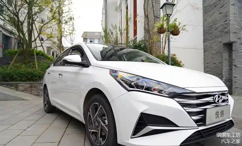 现代悦纳全系四缸,油耗4.9l,低至5万起