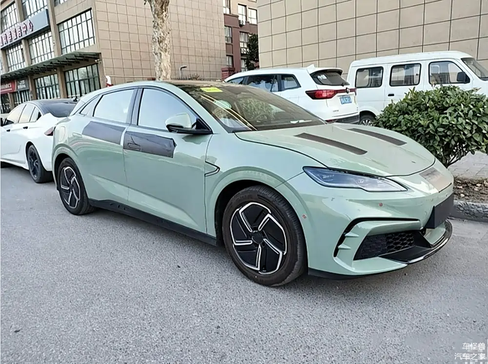 比亚迪小钢炮海豹06gt来袭!422马力续航600km,价格诱人!