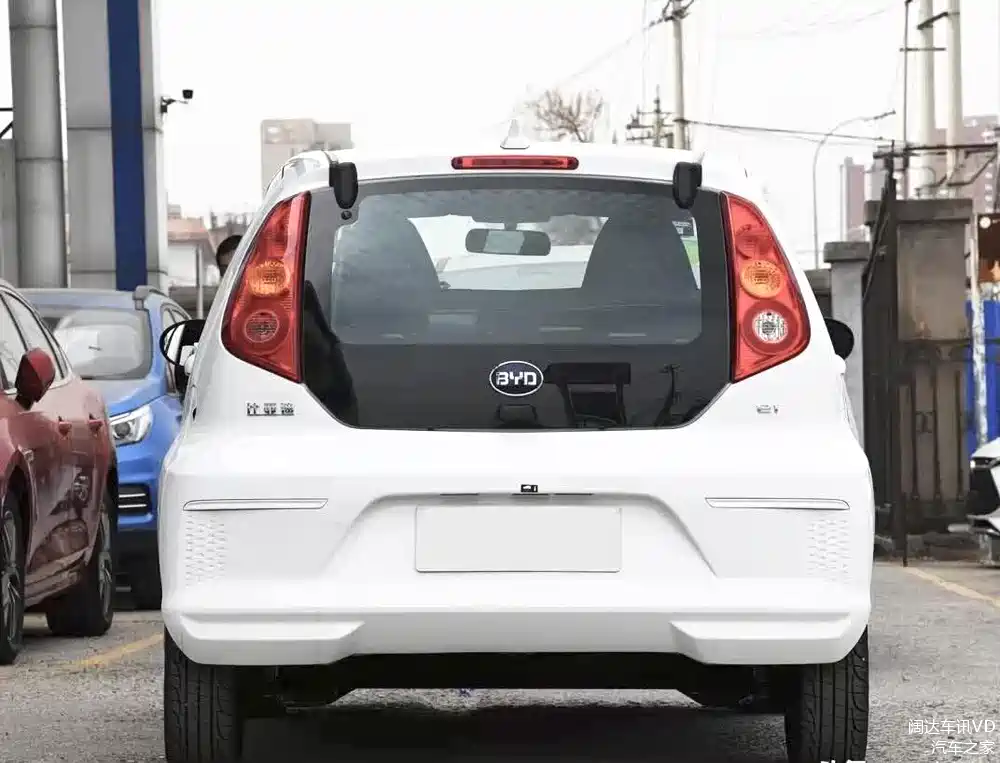 6万多元比亚迪e1,网友:这辆电动f0,会被说成老年代步车吗