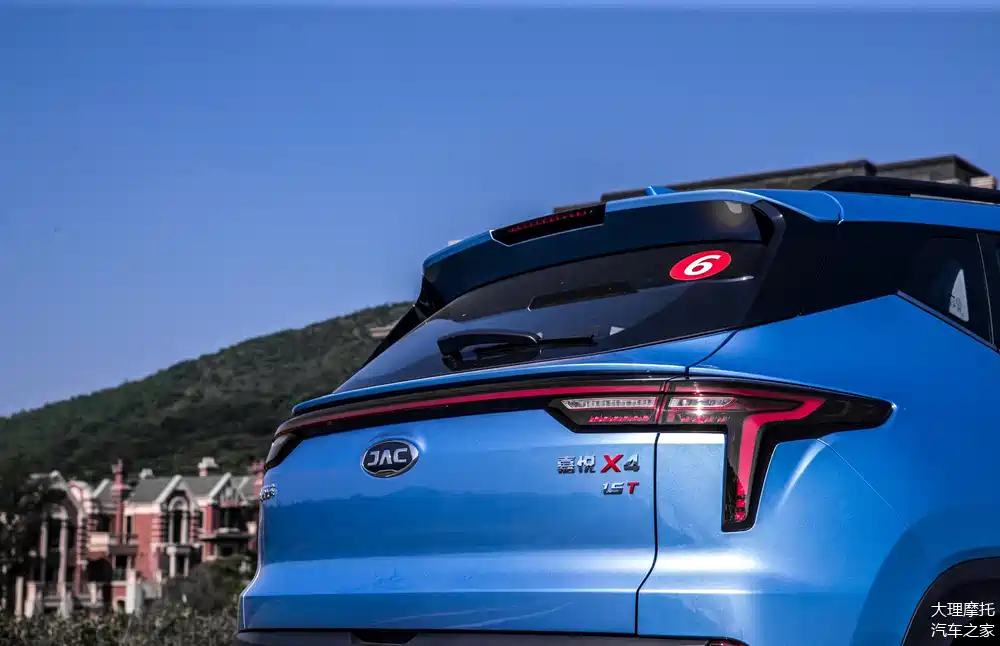 外观酷炫诚意足详细体验江淮嘉悦x4