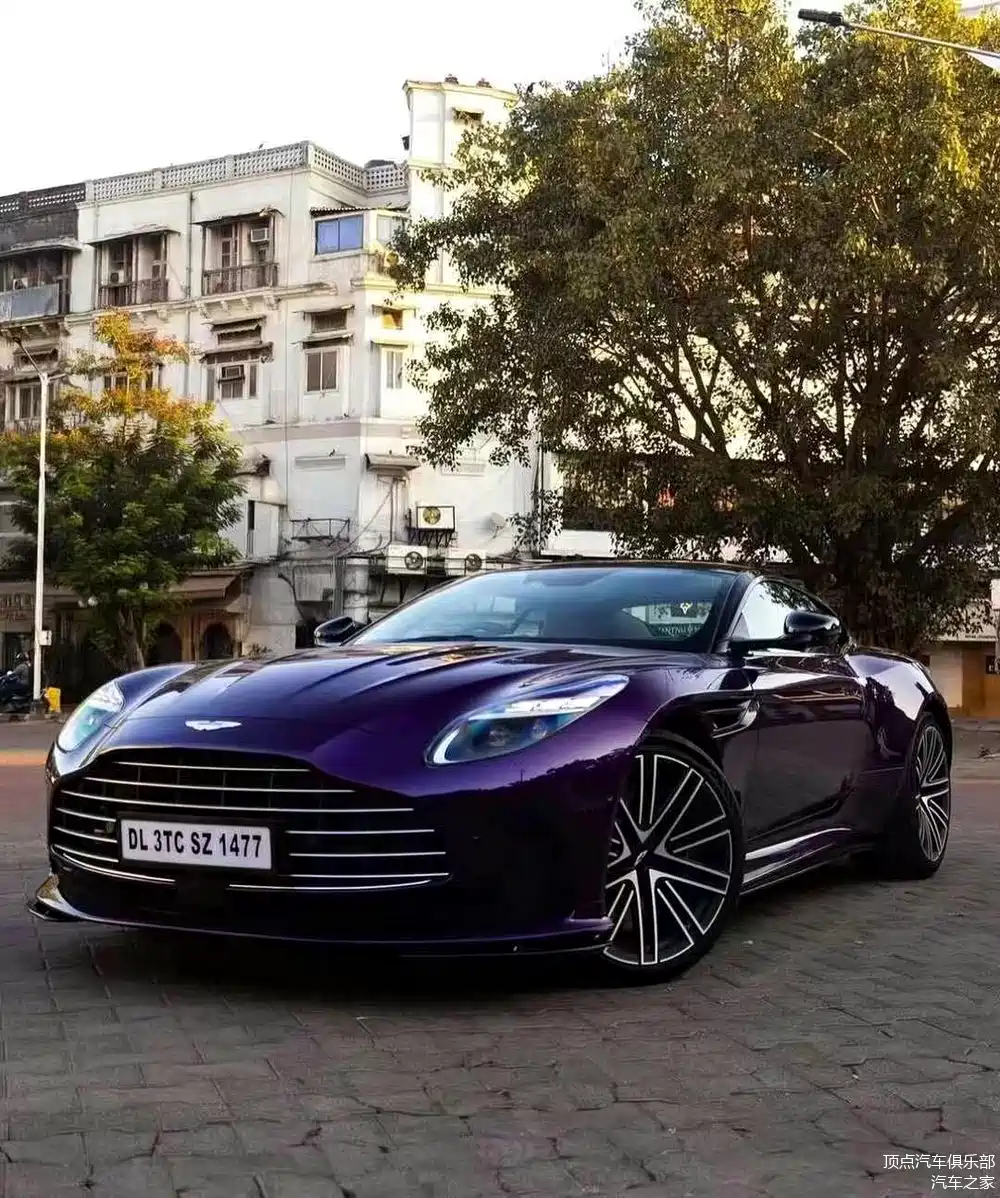 阿斯顿马丁db12紫气东来
