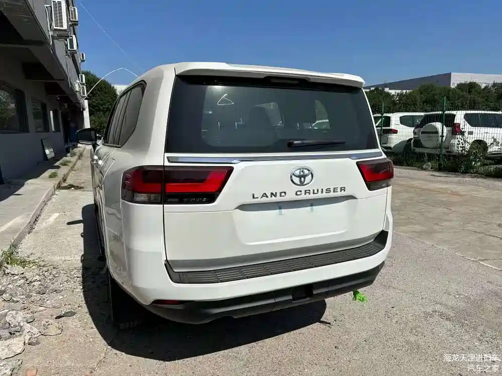 24款丰田酷路泽4000 无天窗  68万