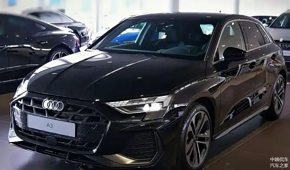 奥迪a3全新升级!全黑运动风范引领潮流