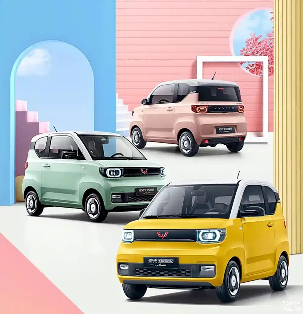 宏光miniev马卡龙的外观,内饰,配置都有明显变化,外观上最大的不同