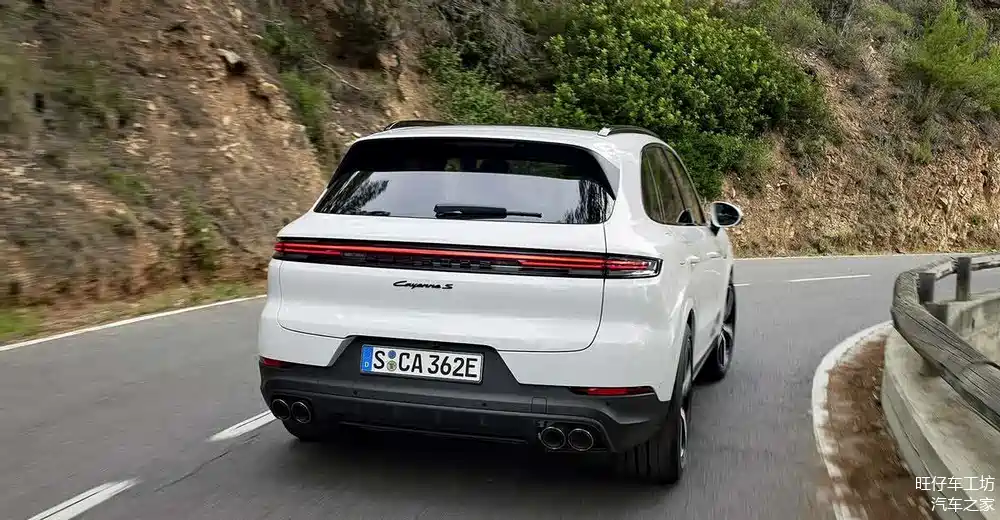 保时捷cayennes插混版上市,纯电续航90km