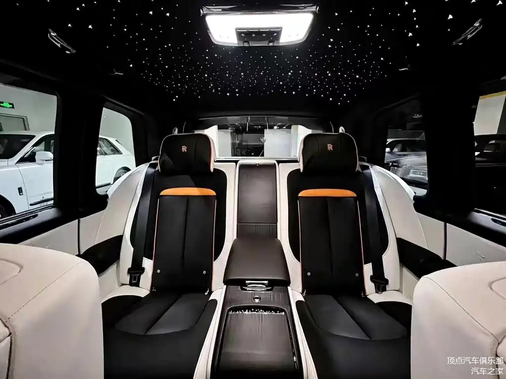 劳斯莱斯库里南 深翡翠绿 优雅三色内饰