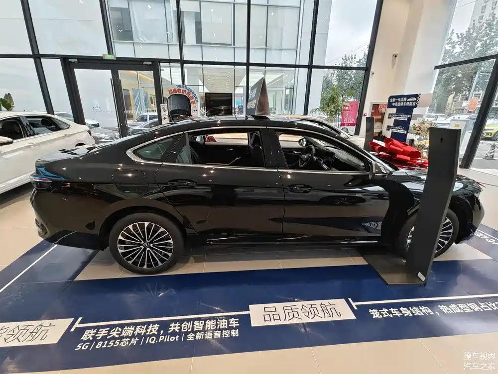 静态体验全新迈腾b9——年轻态的完全体