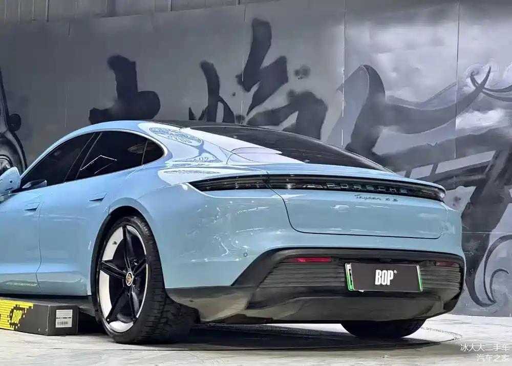 有操控感的纯电车,就是保时捷taycan4s