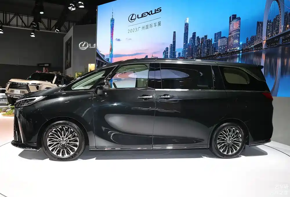 雷克萨斯lm500h广州车展上市,2.4t油电混动 6at,售125-155万元