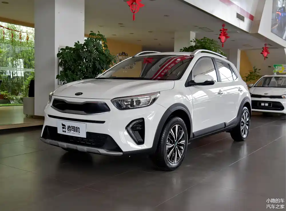 98万,空间灵活动力够用,油耗5.8l,带你看起亚奕跑