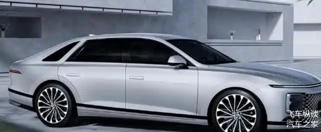 现代雅尊是前驱模式高级轿车,现代grandeur(前身为azera,国内称为雅尊