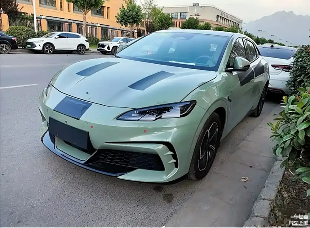 比亚迪小钢炮海豹06gt来袭!422马力续航600km,价格诱人!