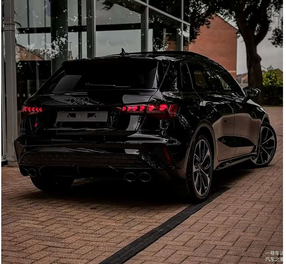 新款奥迪s3海外实车曝光!全黑设计,动感升级,豪华运动风范