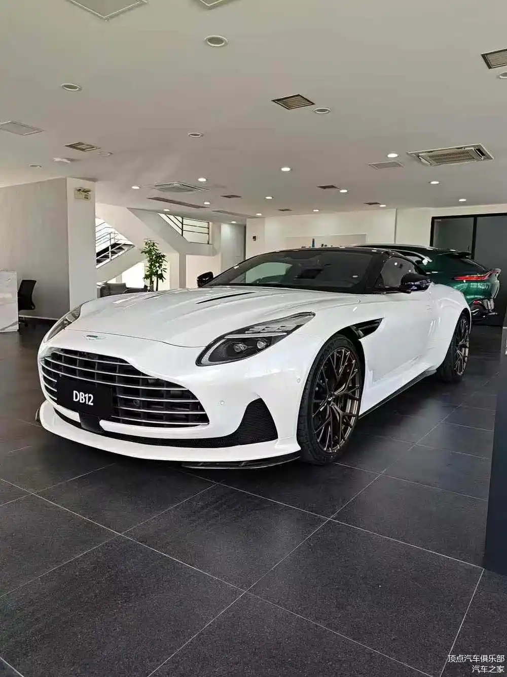 阿斯顿马丁 db12特价现车先到先得 顶点汽车俱乐部 486浏览 2024-10