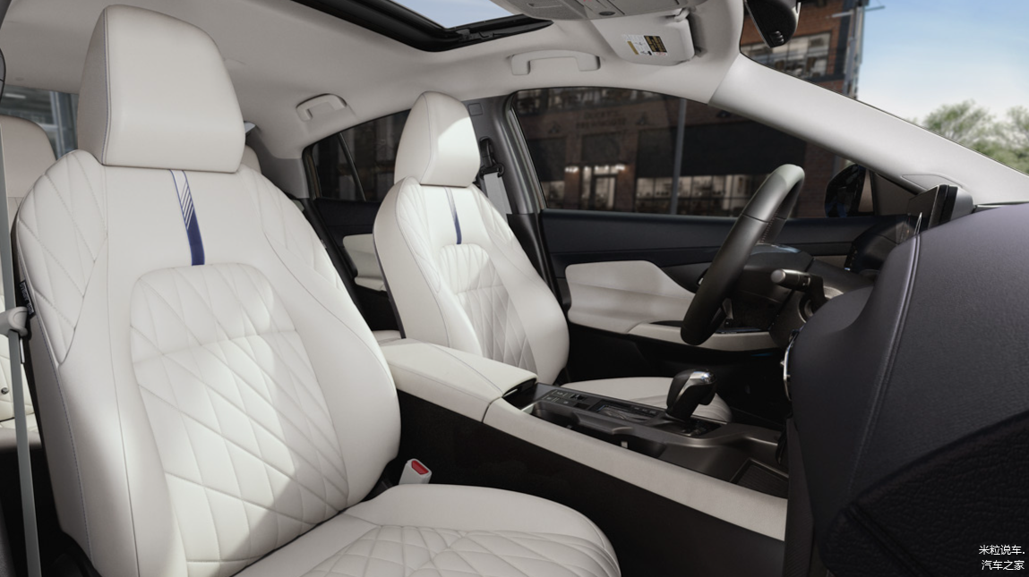 日产轩逸经典版 vs 新款对比_日产轩逸新款 2.0L CVT 海外发布_新轩逸什么时候上市