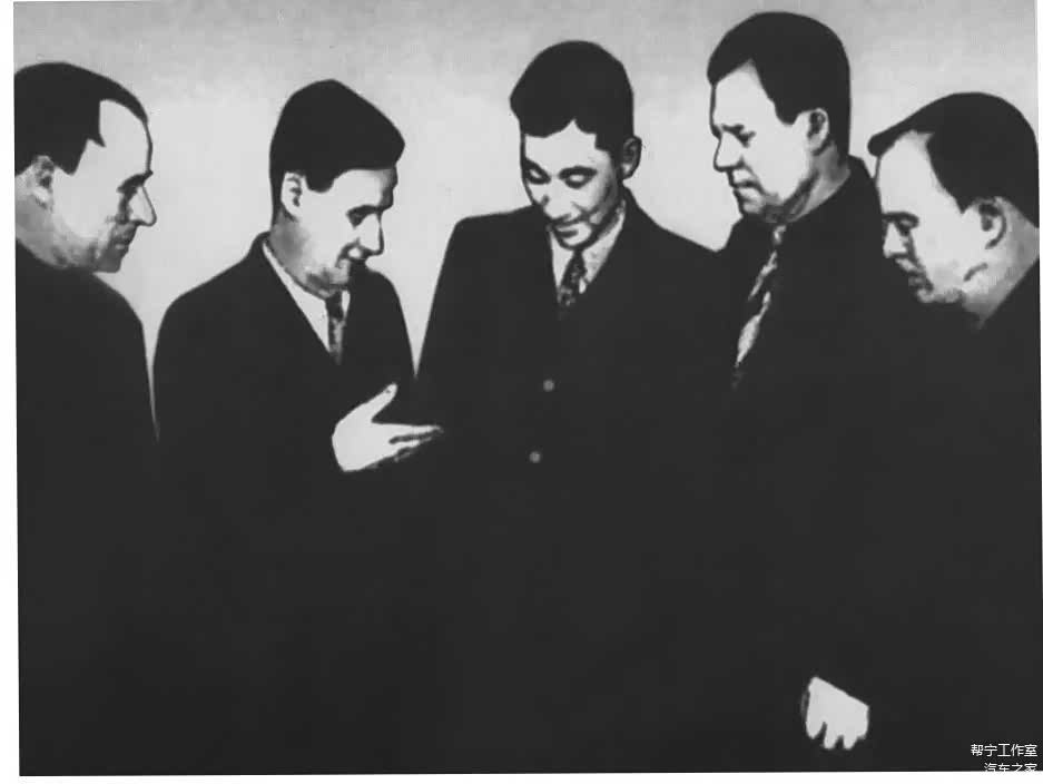 ▲李岚清在苏联汽车厂实习时与苏联专家们一起研讨问题（载于苏联《汽车人报》1957年5月11日）。