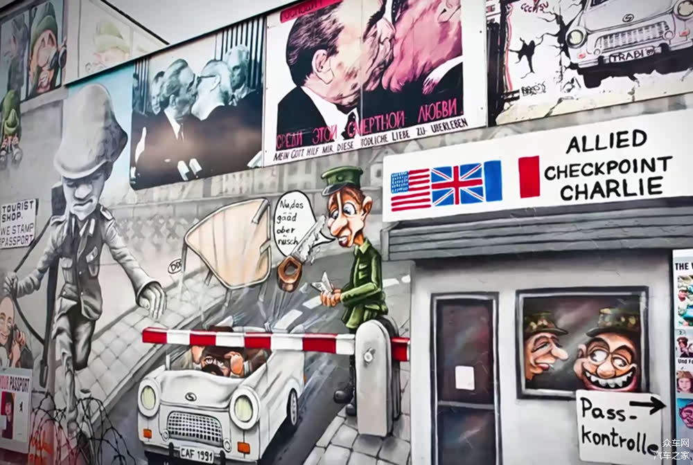 特拉贝特车从关卡栏杆下方冲过的壁画