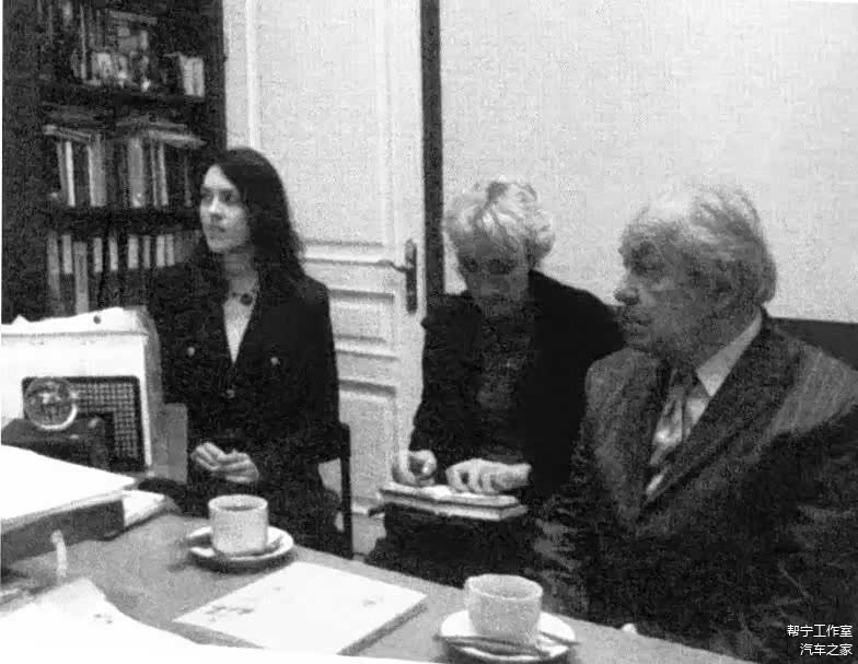 ▲苏联老朋友司格林（右）。