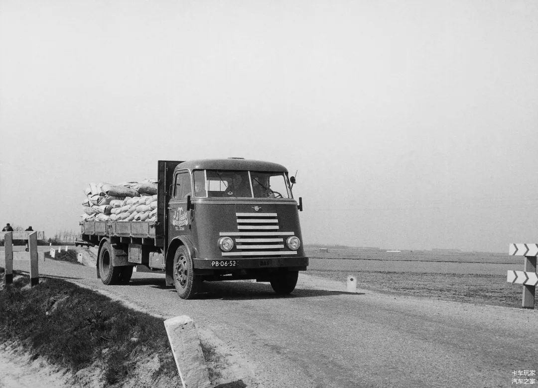 ○ 图丨达夫（DAF）A30