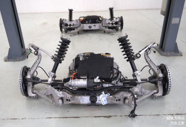 阿维塔 11 底盘后段