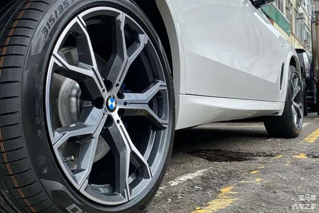 xDrive40Li M运动套装标配