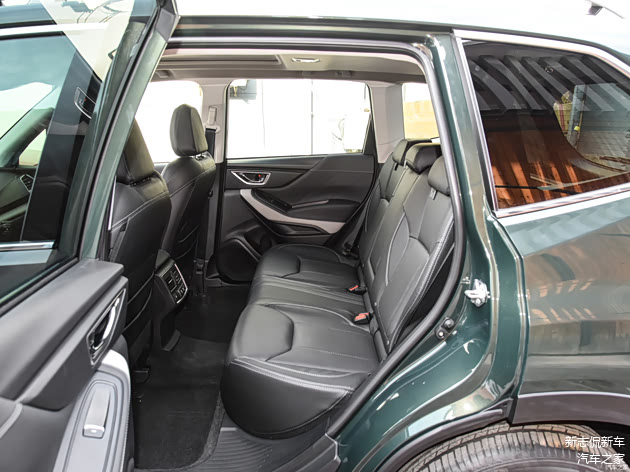 配图为2022款 2.0i 旗舰版EyeSight