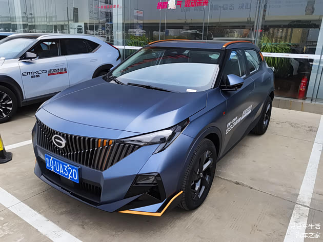 试驾车是R-STYLE版本