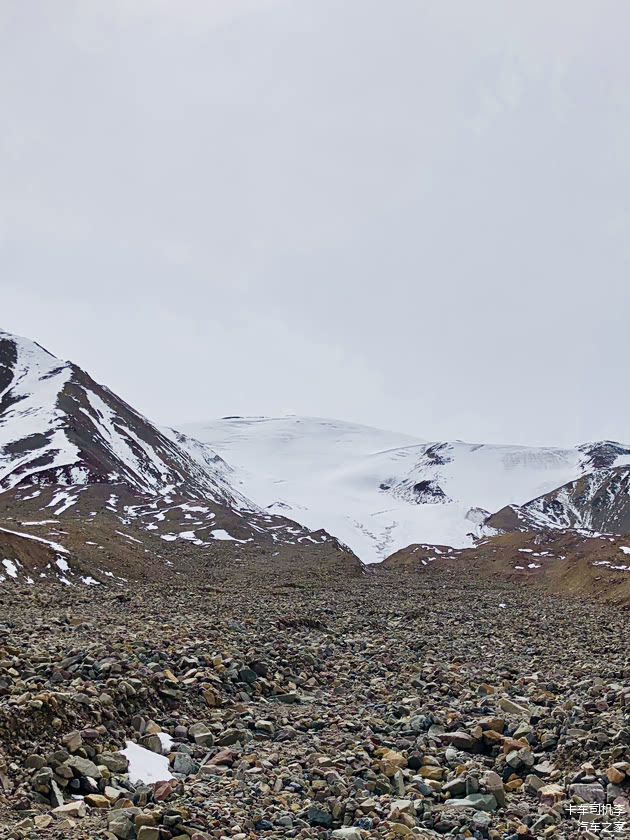 傻愣愣的盯着这长长的大下坡