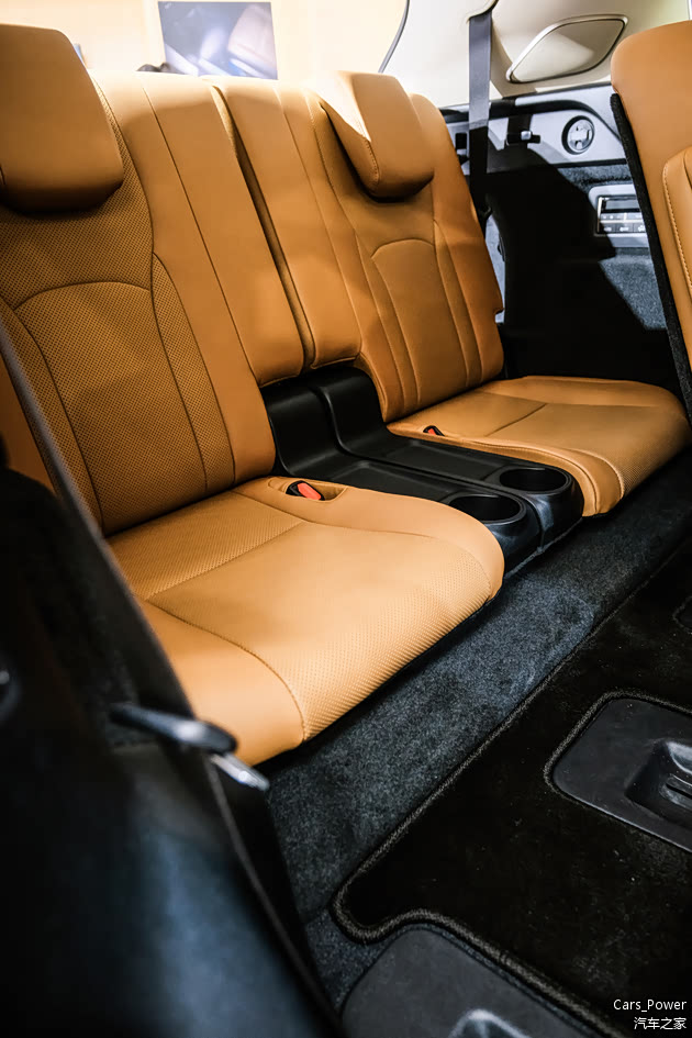 RX450hL第三排座椅纵向空间比较捉急