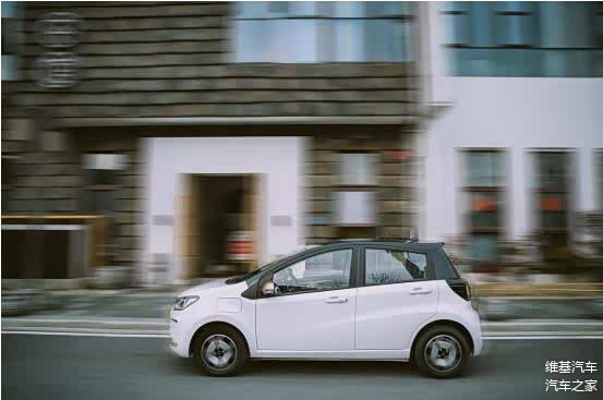 江汽集团思皓E10X花仙子侧身图