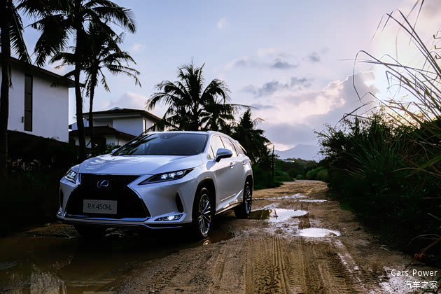 RX450hL的驾驶质感非常出色