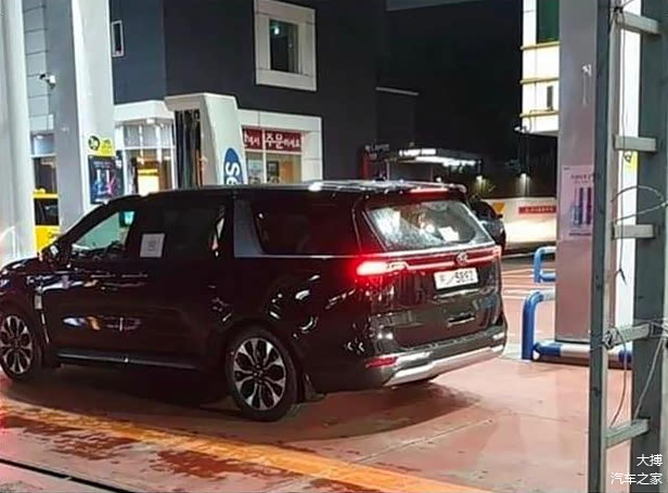 2021款起亚嘉华无伪装路测谍照