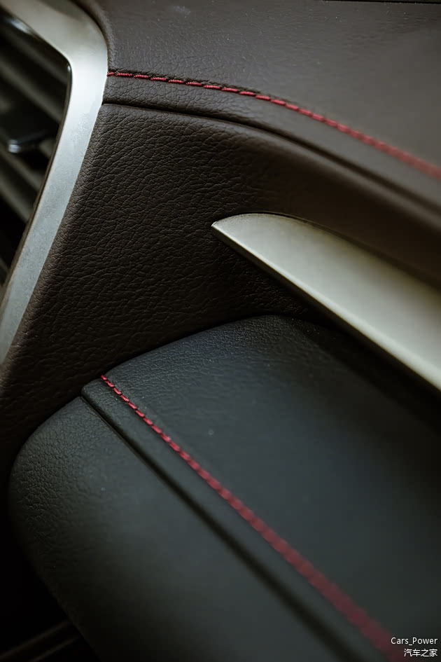 不同材质的衔接格外细致