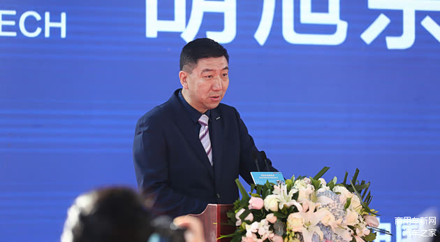 庆铃股份公司副总经理胡旭东致辞
