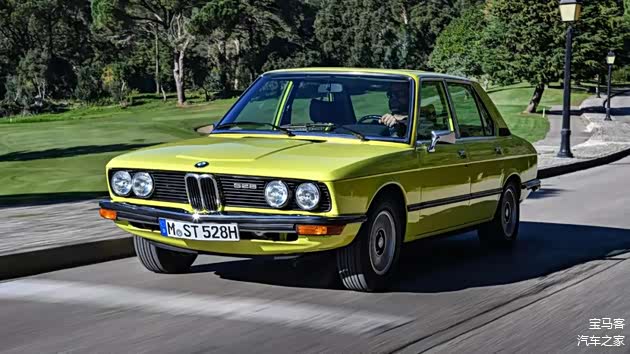第一代宝马5系（E12）