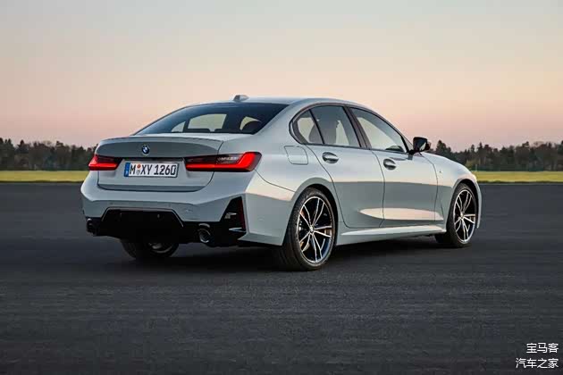 文中展示图片、数据及描述为海外版车型

实际信息请以中国上市产品为准